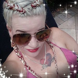 Meet your Posher, Ellen